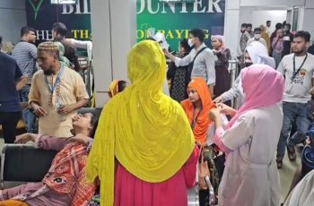 গাজীপুরে পোশাক কারখানায় একসঙ্গে অসুস্থ অর্ধশতাধিক শ্রমিক