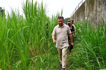 প্রধানমন্ত্রীর আকস্মিক পরিদর্শন বাংলাদেশ সেনাবাহিনীর গ্রীষ্মকালীন মহড়ায়