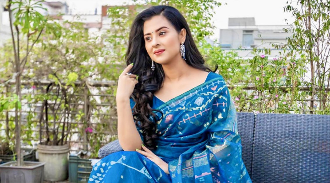 মাতৃত্বের পর ক্যামেরায় ফিরছেন শবনম বুবলী