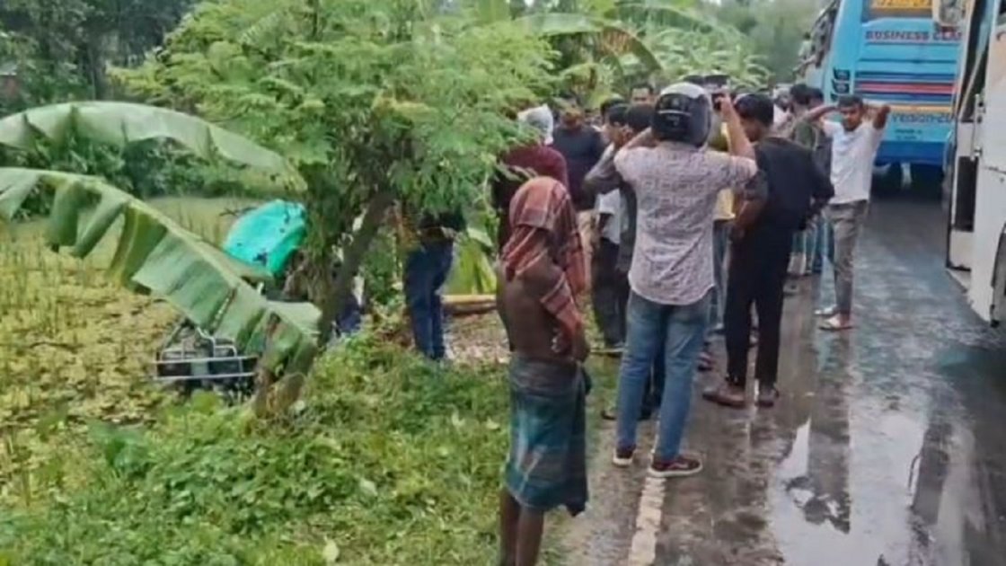 জয়পুরহাটে ট্রাক-অটোরিক্সা সংঘর্ষে নিহত ২, আহত ৩