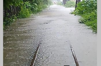 ঢাকা-কক্সবাজার রেল যোগাযোগ বন্ধ, ট্রেন আটকা ষোলশহরে