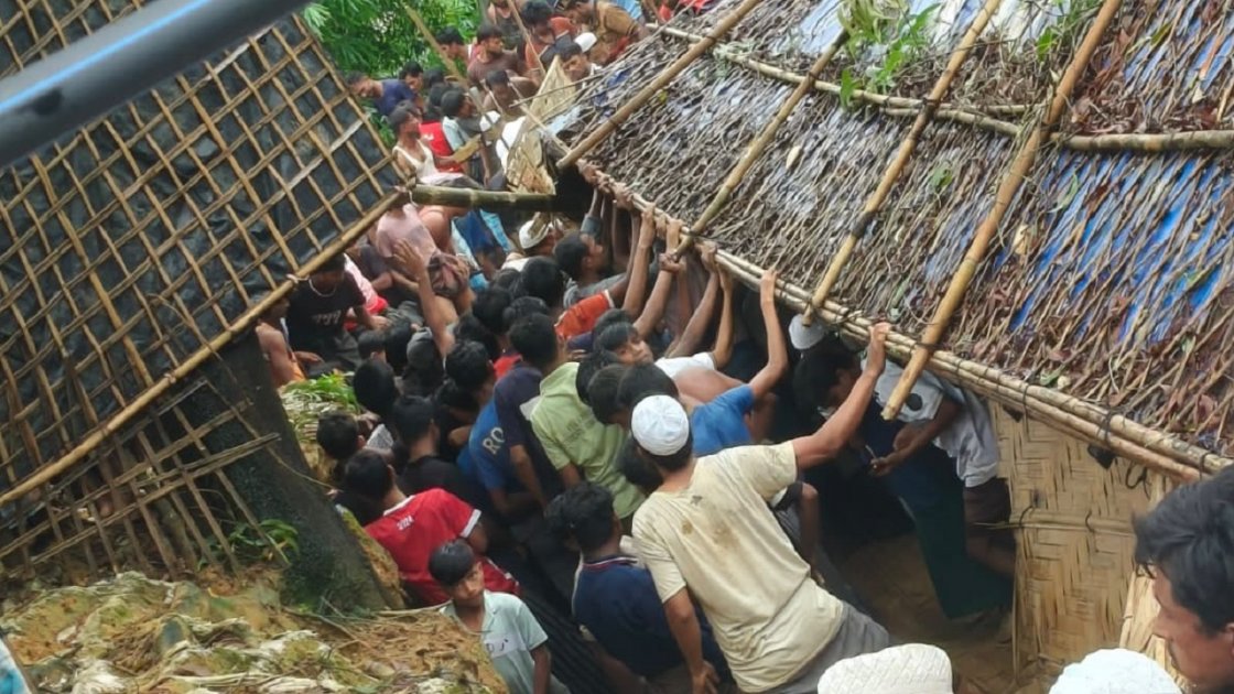 কক্সবাজারে পাহাড়ধসে মাদরাসা, ৪ শিক্ষার্থী নিহত