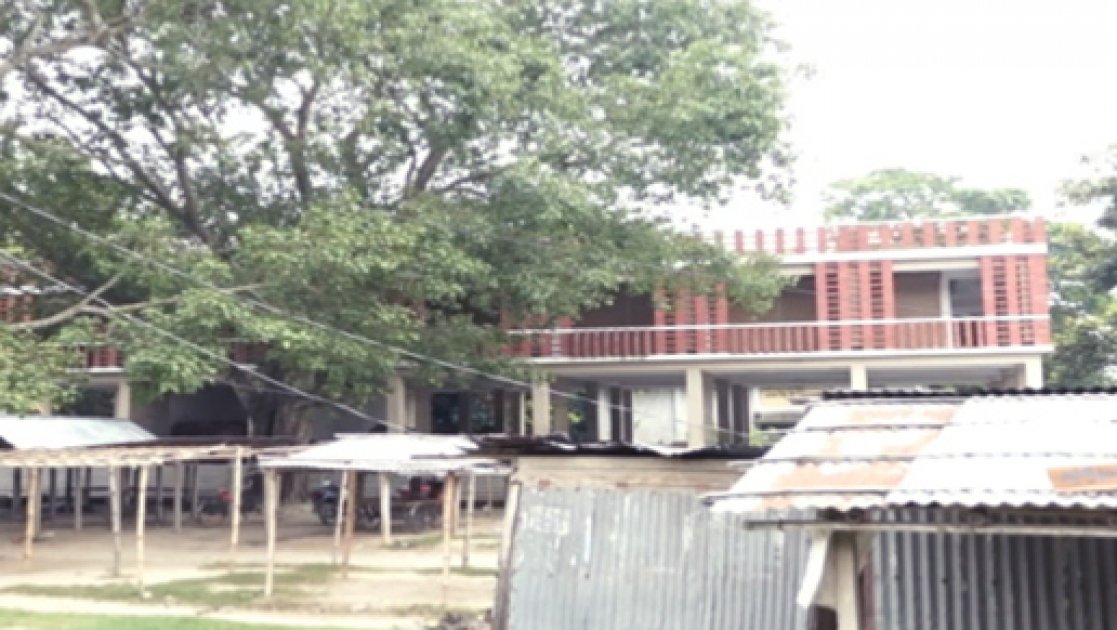 মেহেরপুরের ৩ মার্কেট বছরের পর বছর তালাবদ্ধ