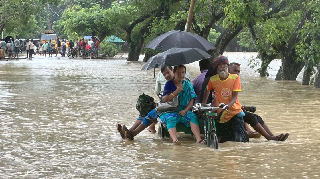 সাজেক সড়কে বন্যার প্রভাব, পর্যটকদের ফেরার অনিশ্চয়তা