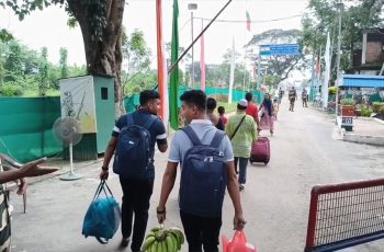 আখাউড়া দিয়ে ভারতে ট্যুরিস্ট ভিসায় যাত্রা শুরু