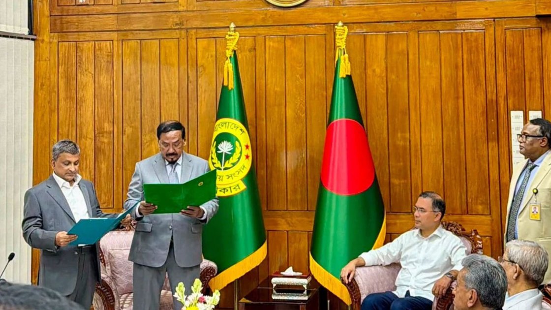 সরোয়ার আলমগীরের শপথগ্রহণে প্রধানমন্ত্রী উপস্থিত