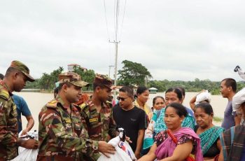 পার্বত্য চট্টগ্রামে সেনাবাহিনীর উদ্ধার ও ত্রাণ কার্যক্রম অব্যাহত