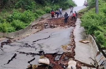 টানা বর্ষণে বিপর্যস্ত তিন পার্বত্য জেলা, খাদ্যসংকটে মানুষ