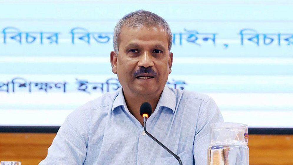 শেখ হাসিনার দেশে ফেরার আহ্বান জানালেন ড. আসিফ নজরুল