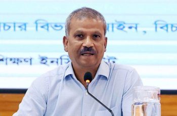শেখ হাসিনার দেশে ফেরার আহ্বান জানালেন ড. আসিফ নজরুল