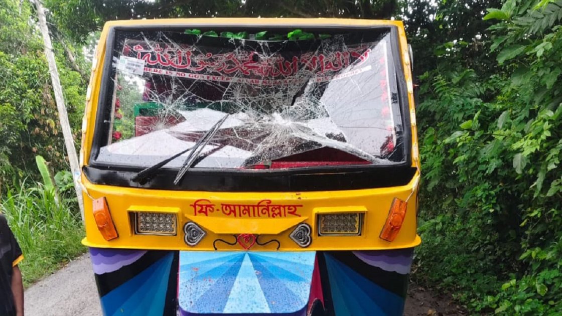 গোপালগঞ্জে ট্রলি-মোটরসাইকেল সংঘর্ষে পুলিশ সদস্যের স্ত্রী নিহত