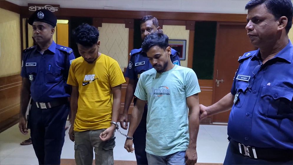 মুন্সিগঞ্জে ২৪ লাখ টাকার সয়াবিন তেল ডাকাতি, দুই ডাকাত গ্রেফতার