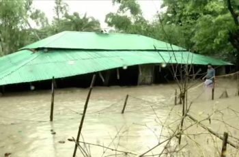 বাঁশখালীর এলাকা পানির নিচে, মানুষের দুর্ভোগ চরমে