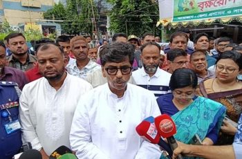 বন্যায় ক্ষতিগ্রস্ত কৃষকদের সহায়তা দিতে তালিকা তৈরি করছে সরকার