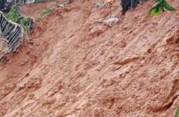 কক্সবাজারে পাহাড়ধসে নারীর মৃত্যু, ঝুঁকির মধ্যে স্থানীয়রা