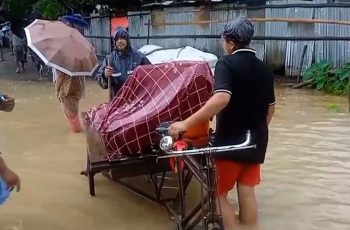 টানা বৃষ্টিতে বিপর্যস্ত পার্বত্য জেলা ও কক্সবাজারের জনজীবন