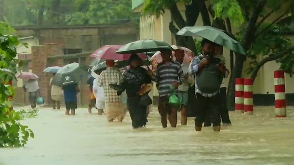 চট্টগ্রামের সাতকানিয়া-বাঁশখালিতে বন্যা পরিস্থিতির অবনতি, লাখো মানুষ বিপাকে