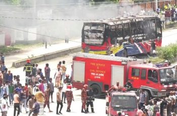 রংপুরে বাসচাপায় মাদ্রাসা সুপারের মৃত্যু, অবরোধে যানজট