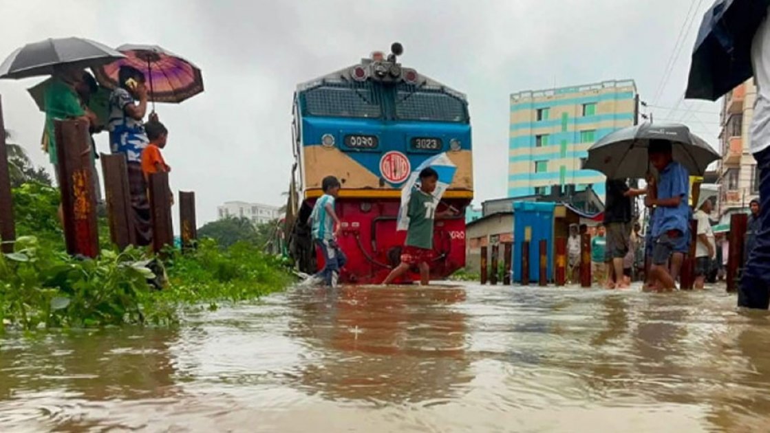 চট্টগ্রাম–কক্সবাজার রুটে পাঁচদিন পর ট্রেন চলাচল শুরু