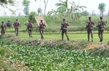 সাতক্ষীরা সীমান্তে ভারতীয় চোরাকারবারিদের লক্ষ্য করে বিজিবির গুলি