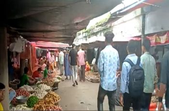 কুষ্টিয়ায় টানা বৃষ্টির ফলে সবজির দাম বৃদ্ধি