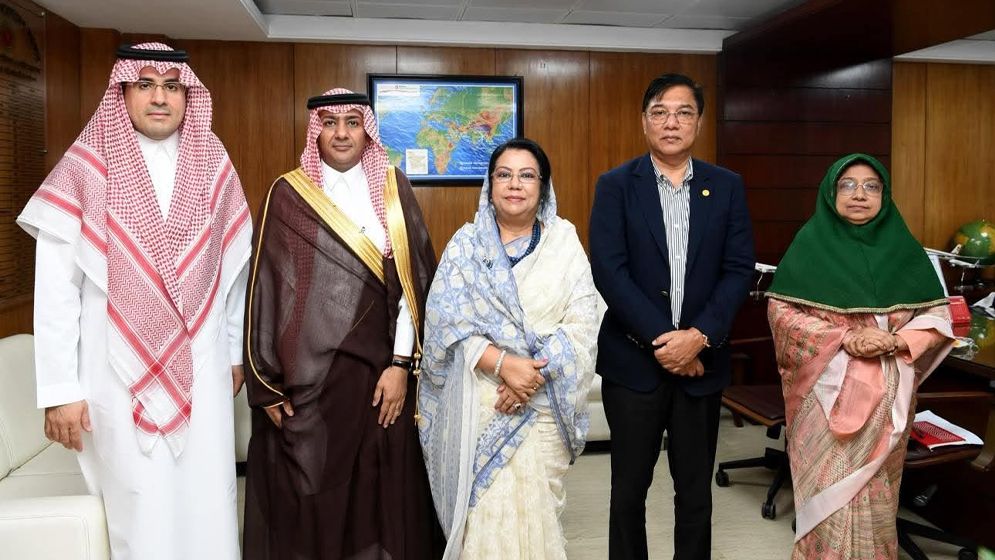 বিমান মন্ত্রীর সঙ্গে সৌদি রাষ্ট্রদূতের সাক্ষাৎ, হজযাত্রীদের ব্যয় কমানোর আলোচনা