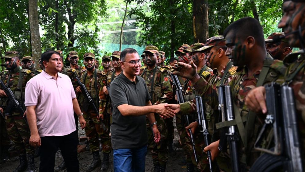 সেনাবাহিনীর প্রতি জনগণের আস্থা রয়েছে: প্রধানমন্ত্রী