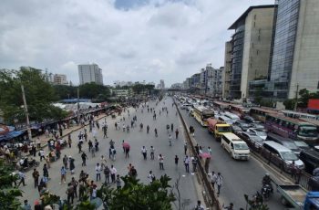 শিক্ষামন্ত্রীর পদত্যাগ দাবিতে শিক্ষার্থীদের অবরোধ রাজধানীজুড়ে