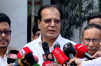বন্যায় ক্ষয়ক্ষতি এখনও নিরুপণ হয়নি, জানান ত্রাণমন্ত্রী