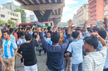 চট্টগ্রামে শিক্ষামন্ত্রীর পদত্যাগের দাবিতে শিক্ষার্থীদের বিক্ষোভ