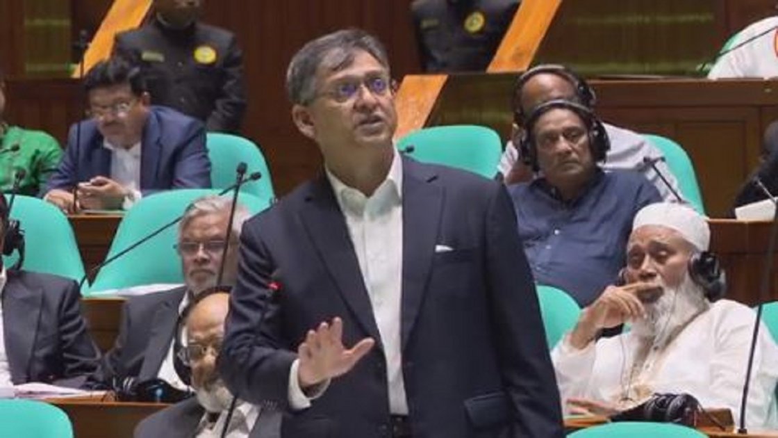 শেখ হাসিনা দেশে আসলেই গ্রেপ্তার: স্বরাষ্ট্রমন্ত্রীর ঘোষণা