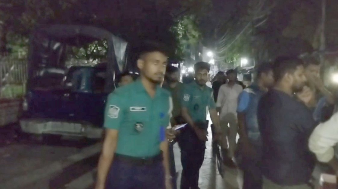 খুলনায় সাংবাদিকদের লক্ষ্য করে গুলি, আতঙ্কিত সাংবাদিক সমাজ