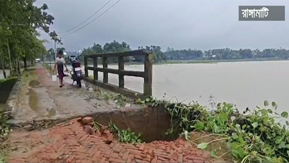 বন্যার পর চট্টগ্রাম ও কক্সবাজারের ক্ষতচিহ্ন প্রকাশ্যে