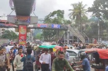 শিক্ষামন্ত্রীর পদত্যাগের দাবিতে শিক্ষার্থীদের বিক্ষোভ অব্যাহত