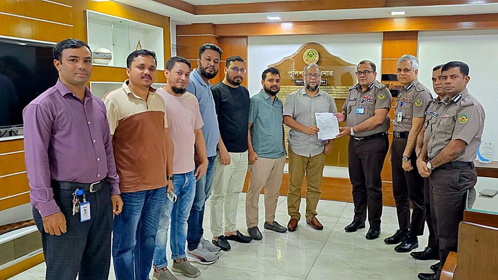 চট্টগ্রামে ইন্টারনেট ধর্মঘট স্থগিত, সিএমপি কমিশনারের আশ্বাস