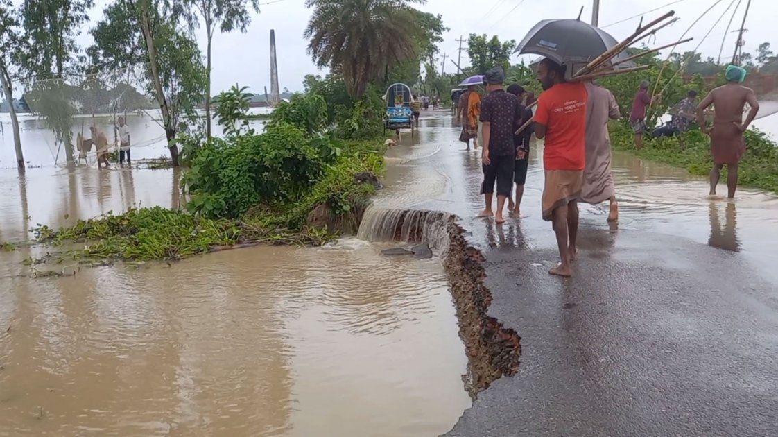 টানা বৃষ্টিতে ৪৩ জেলায় ফসলের ব্যাপক ক্ষতি