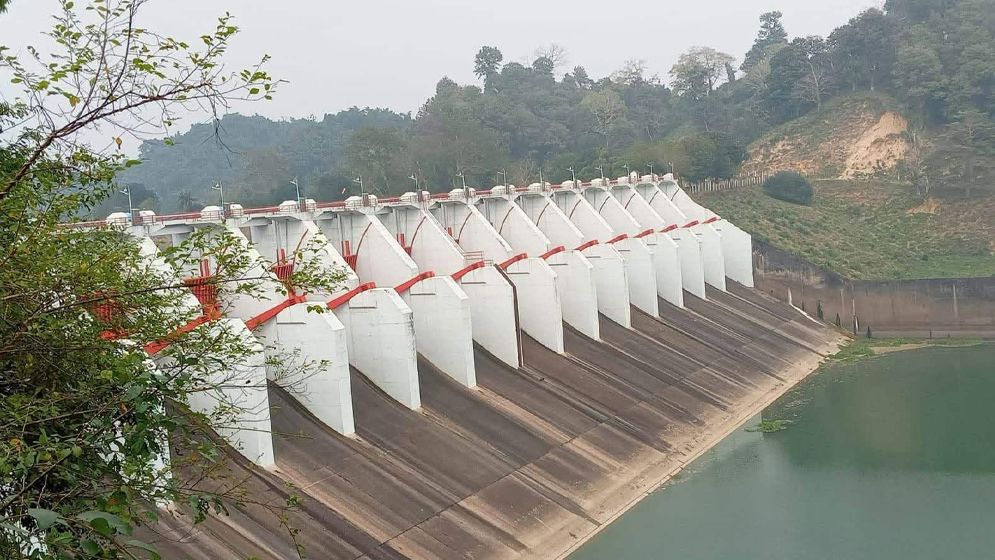কাপ্তাই লেকে পানির উচ্চতা বৃদ্ধি, বন্যা পরিস্থিতি উন্নতি