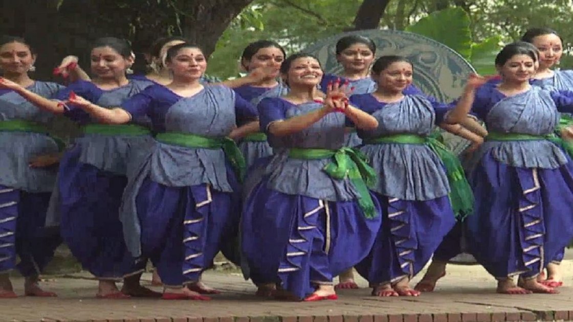 ঢাবির চারুকলায় বর্ষা উদযাপন: নাচে ও গানে ঘনঘটা উৎসব