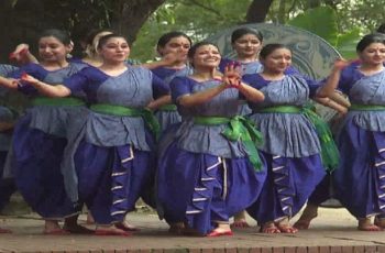 ঢাবির চারুকলায় বর্ষা উদযাপন: নাচে ও গানে ঘনঘটা উৎসব