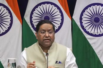 ভারত শেখ হাসিনাকে ফেরত পাঠানোর অনুরোধ পর্যালোচনা করছে