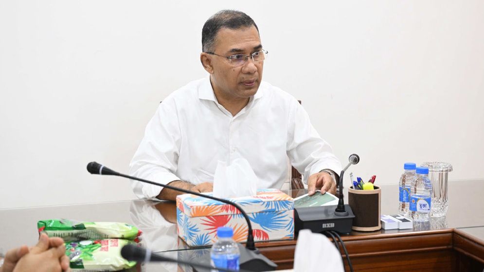 রাজধানীতে ফিটনেসবিহীন যানবাহন অপসারণের নির্দেশ প্রধানমন্ত্রীর