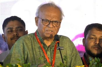 দেশের বাইরে চিকিৎসা না যাওয়ার তাগিদ রিজভীর