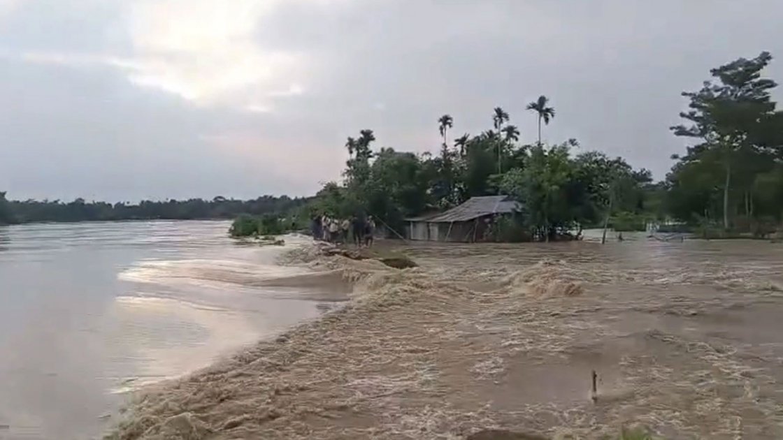 মৌলভীবাজারে নদী সংরক্ষণ প্রকল্পেও থামছে না মনু নদীর ভাঙন