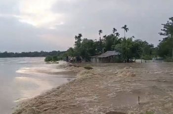 মৌলভীবাজারে নদী সংরক্ষণ প্রকল্পেও থামছে না মনু নদীর ভাঙন