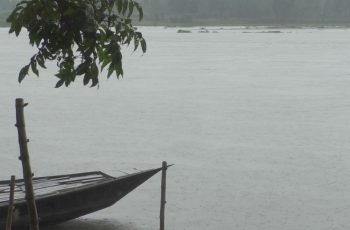 তিস্তা নদীর পানি বিপৎসীমার কাছাকাছি, নতুন বন্যা আতঙ্ক