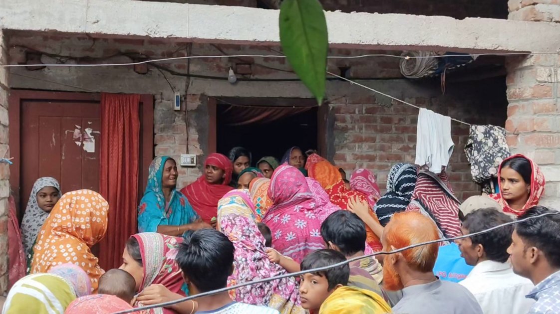 চাঁপাইনবাবগঞ্জে বিদ্যুতায়িত হয়ে একই পরিবারের ৩ জনের মৃত্যু