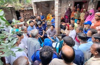 চাঁপাইনবাবগঞ্জে বিদ্যুৎস্পৃষ্ট হয়ে ৩ জনের মৃত্যু