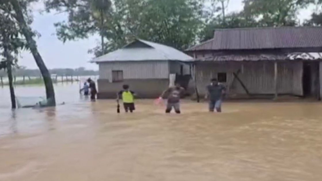উত্তরের বন্যা পরিস্থিতি: নদীর পানি কমলেও জলাবদ্ধতায় দুর্ভোগ