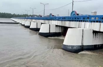 পাহাড়ি ঢল ও বৃষ্টিপাতে তিস্তার পানি বিপৎসীমার কাছাকাছি