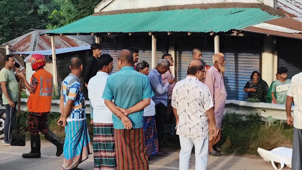 ঝিনাইদহে ট্রাকের চাপায় ৭৫ বছরের পথচারীর মৃত্যু